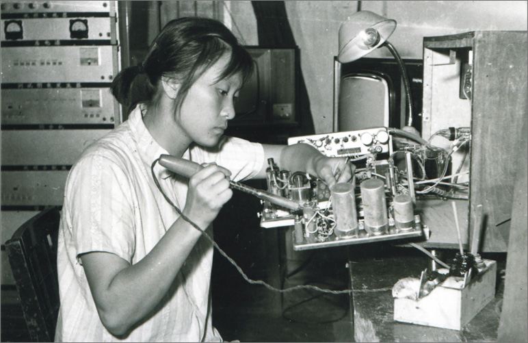 1970年，中國誕生第一臺彩色電視機，數(shù)年之后，長虹才開始電視機的研制