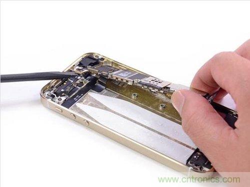 土豪金iPhone 5S拆解：內(nèi)部結(jié)構(gòu)升級，維修難度增加