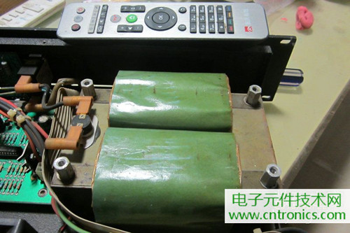 用料很給力！專業(yè)后級(jí)功放美國高峰FA1201拆解