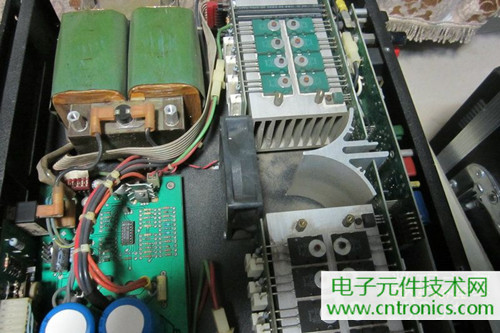 用料很給力！專業(yè)后級(jí)功放美國高峰FA1201拆解