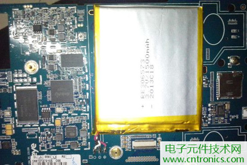不怕摔的電紙書！一款柔性屏電子書閱讀器拆解