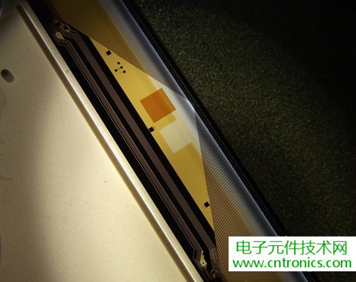探秘電子紙！一款電紙書的電子墨水屏拆解