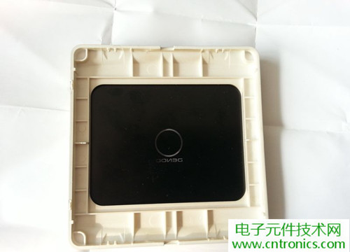 一款觸控開關(guān)拆解，做工不錯