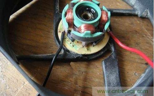 創(chuàng)意DIY！迷你風(fēng)力發(fā)電機(jī)！