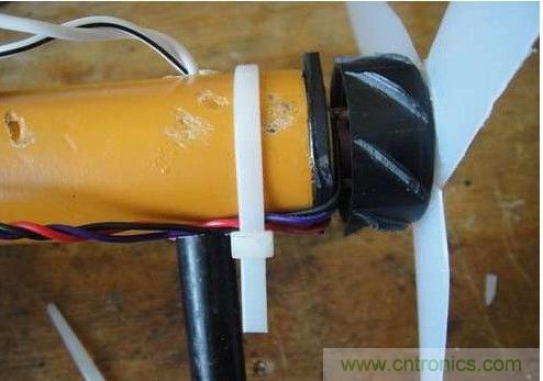 創(chuàng)意DIY！迷你風(fēng)力發(fā)電機(jī)！
