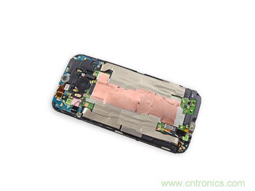 牛人強(qiáng)拆！新HTC One(M8)真機(jī)精密做工難修理