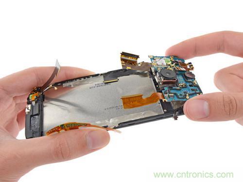 牛人強(qiáng)拆！新HTC One(M8)真機(jī)精密做工難修理
