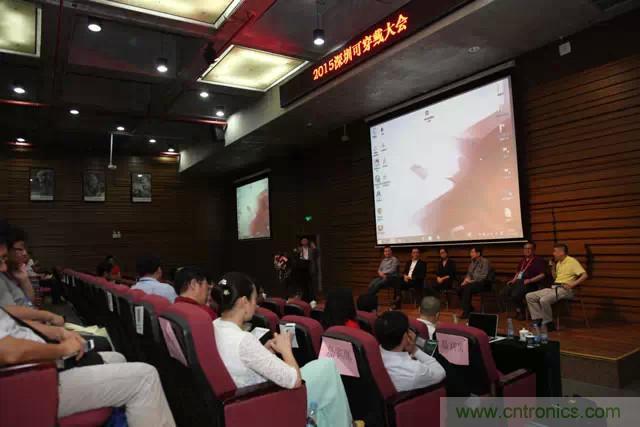圖8：劉杰博士主持高端對話，嘉賓包括可穿戴領域開拓者陳東義教授，中科院深圳先進院產(chǎn)業(yè)處處長，機器人協(xié)會秘書長畢亞雷，可穿戴聯(lián)盟副秘書長姜文軍，太火鳥深圳總經(jīng)理張翀，機智云CTO劉琰等。
