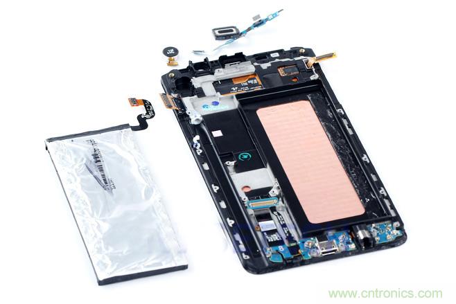 Galaxy Note5拆解，與S系列差距日漸模糊