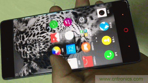 無邊框的 nubia Z9 ，一款既有驚喜，又有驚艷的智能手機(jī)