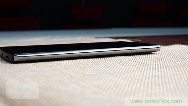業(yè)界良心 LG V10 評測:剛毅、冷峻，不失人性化