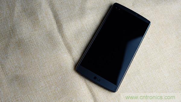 業(yè)界良心 LG V10 評測:剛毅、冷峻，不失人性化