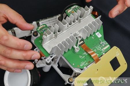 拆解筆記本不過癮，那就來(lái)拆拆日本情感機(jī)器人吧！