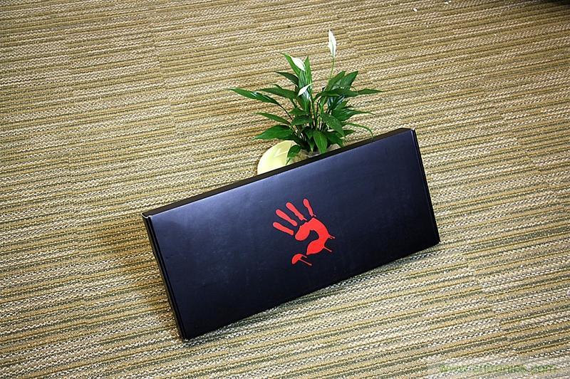 曾經(jīng)的網(wǎng)吧統(tǒng)治者—雙飛燕血手幽靈機械鍵盤，真世界最快？