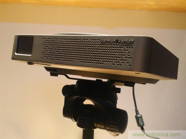 無屏電視時代已然來臨，客廳你做好準備了嗎？