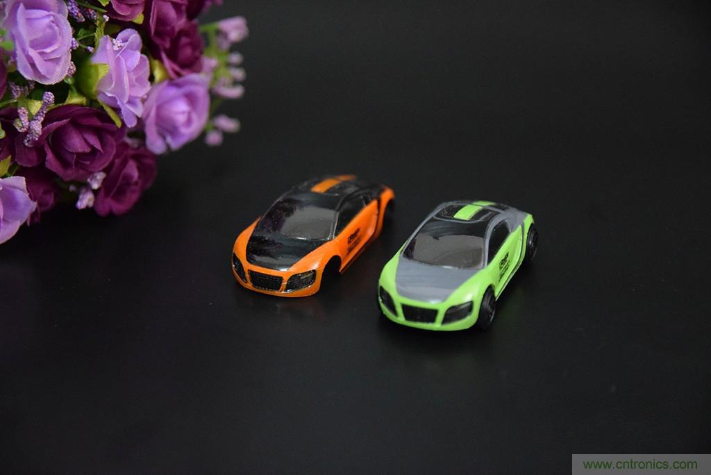 虛擬與現(xiàn)實相結(jié)合的飛車游戲，讓你體驗速度與激情的碰撞！