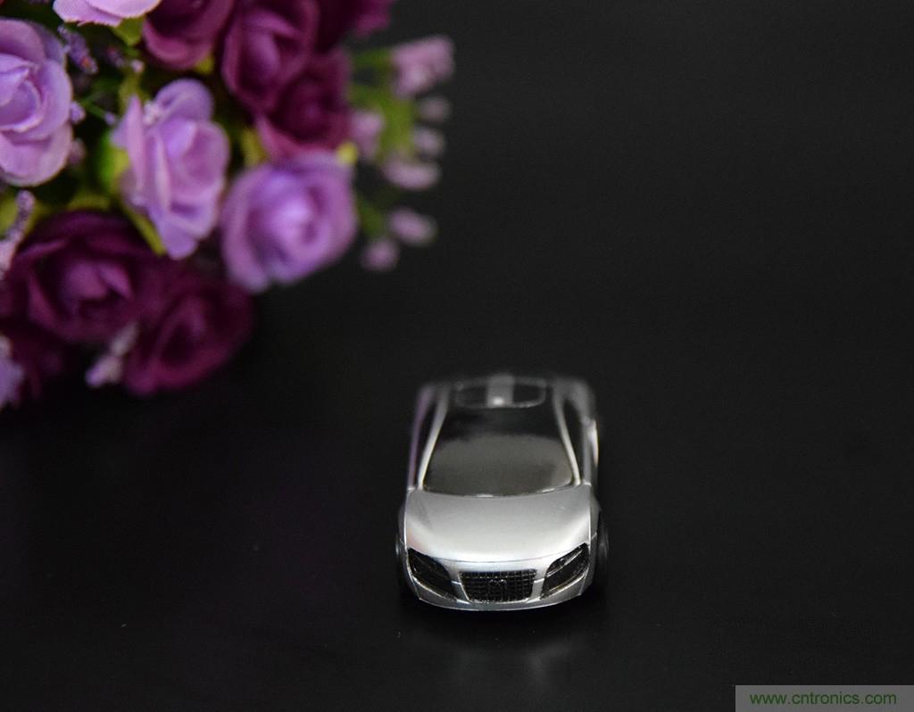 虛擬與現(xiàn)實相結(jié)合的飛車游戲，讓你體驗速度與激情的碰撞！