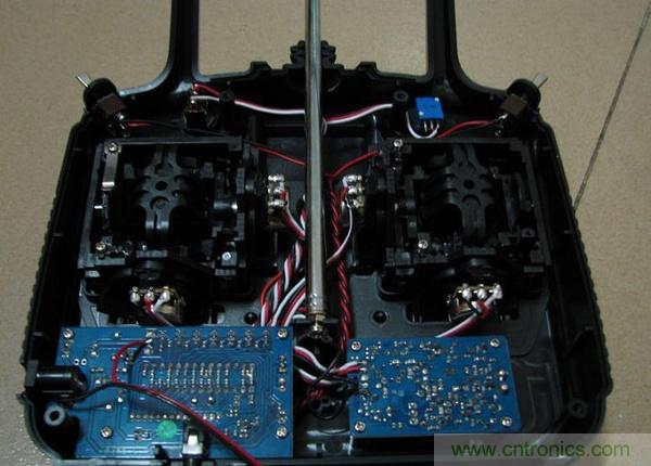 無人機(jī) DIY 制作全過程，酷得不要不要的！