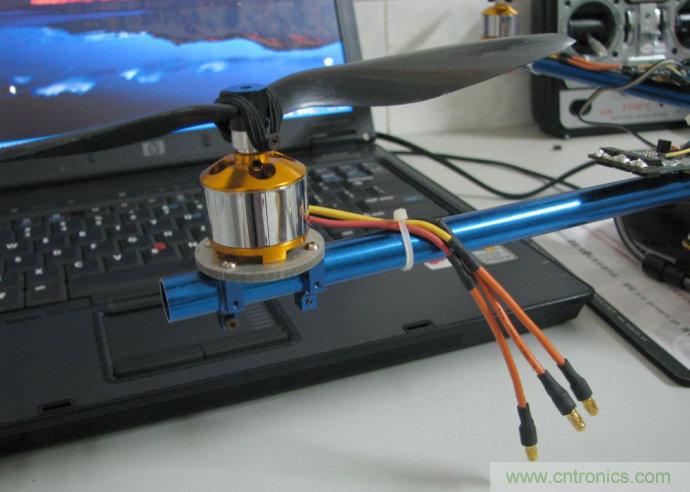 無人機(jī) DIY 制作全過程，酷得不要不要的！