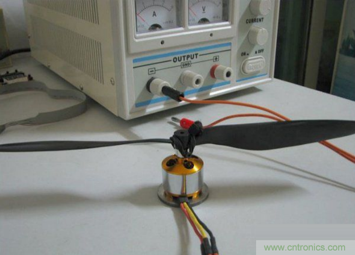 無人機(jī) DIY 制作全過程，酷得不要不要的！