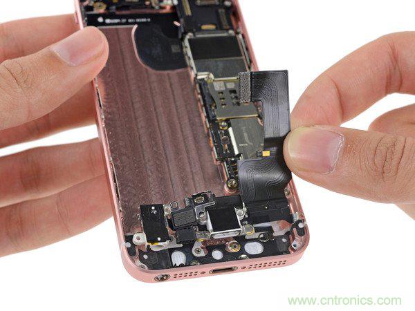 有什么地方?jīng)]有變？iPhone SE真機(jī)拆解