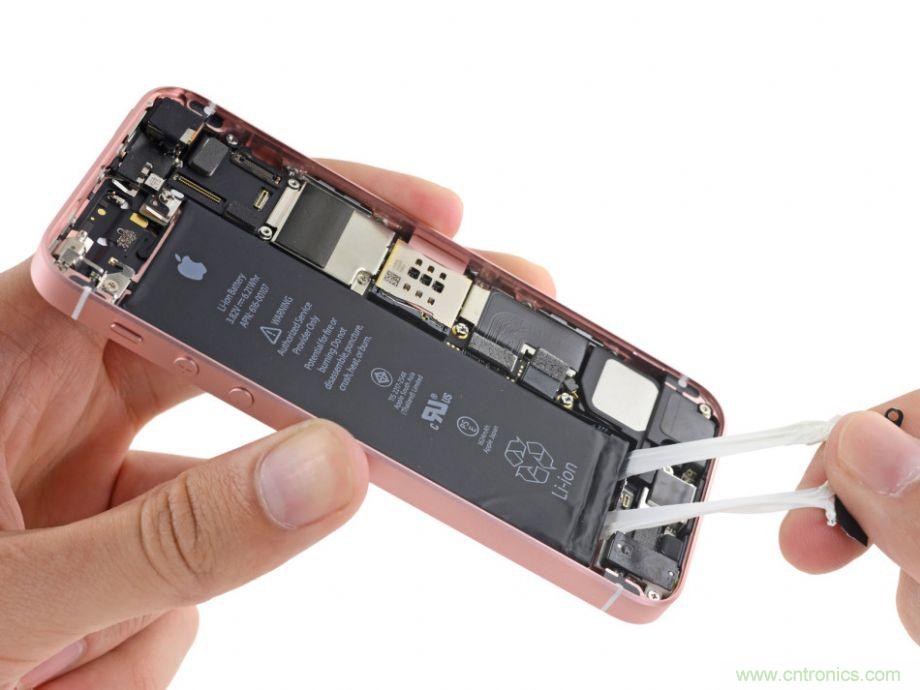 有什么地方?jīng)]有變？iPhone SE真機(jī)拆解
