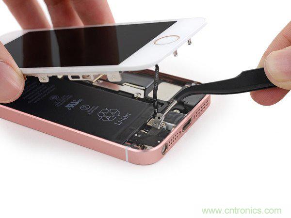 有什么地方?jīng)]有變？iPhone SE真機(jī)拆解