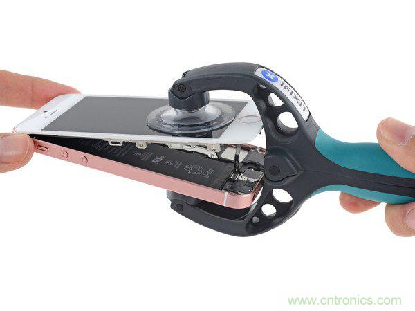 有什么地方?jīng)]有變？iPhone SE真機(jī)拆解