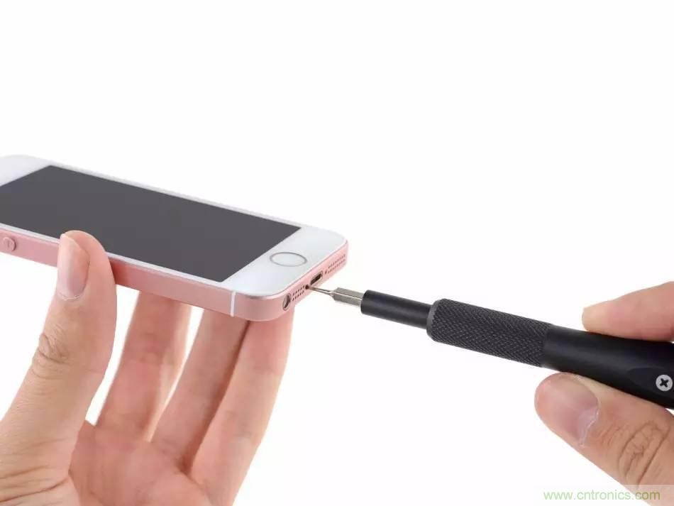 有什么地方?jīng)]有變？iPhone SE真機(jī)拆解