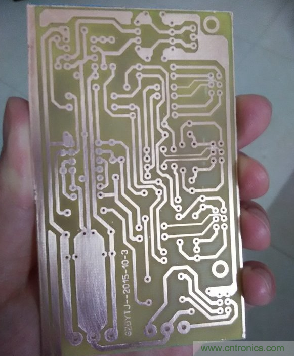 嘗試了四次PCB制作， 最后一發(fā)算是成功了