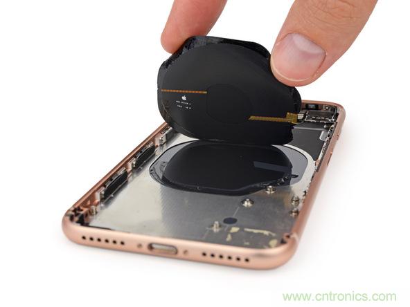 iPhone 8首拆：無(wú)線充電版本的iPhone 7？