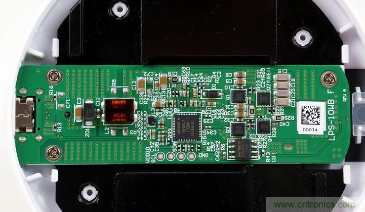 拆解對比：系出同門，小米、紫米無線充電器的差別有多大？