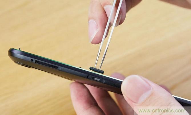 拆解黑鯊手機(jī)：多級直觸一體式液冷系統(tǒng)有什么門道？