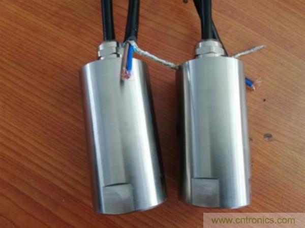 振動傳感器的機電變換原理？主要的分類有哪些？