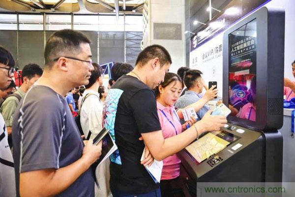 明年再見！“WAIE 2019第四屆上海國際人工智能展覽會暨人工智能產(chǎn)業(yè)大會”完美落幕！